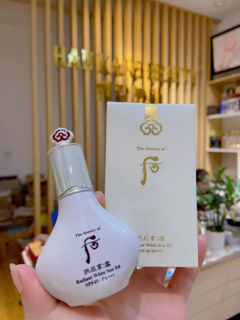 Kem nền mỏng mịn, dưỡng trắng The History of Whoo Gongjinhyang Seol Radiant White Sun BB SPF45/PA+++