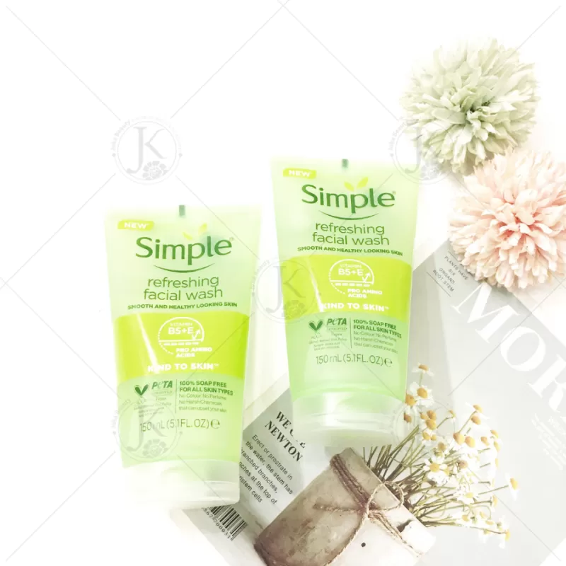 Sữa Rửa Mặt Sạch Sâu Làm Dịu Da Simple Refreshing Facial Wash 150ml