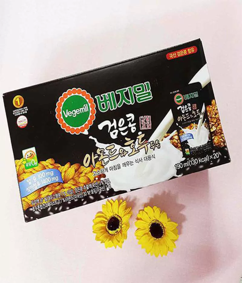 Sữa Óc Chó Đậu Đen Hạnh Nhân Vegemil Hàn Quốc hộp 20 túi x 190ml