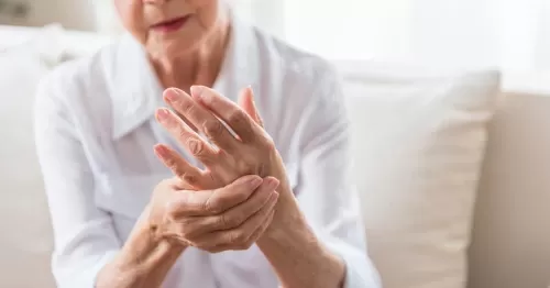 Bị bệnh xương khớp kiêng ăn gì?